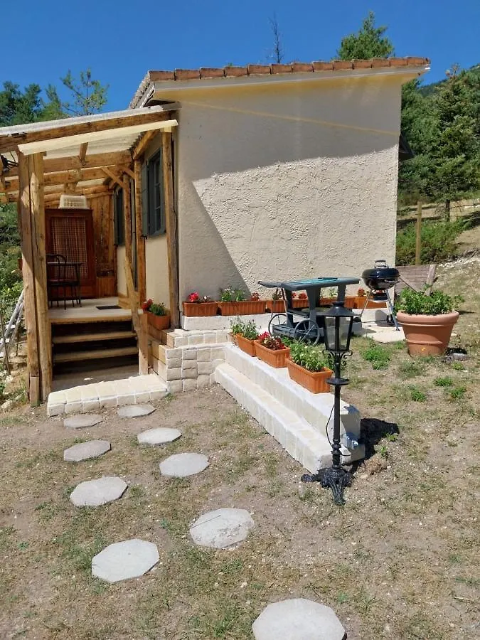 Petit Studio Dans La Prairie Saint-Auban  Saint-Auban (Alpes-Maritimes)