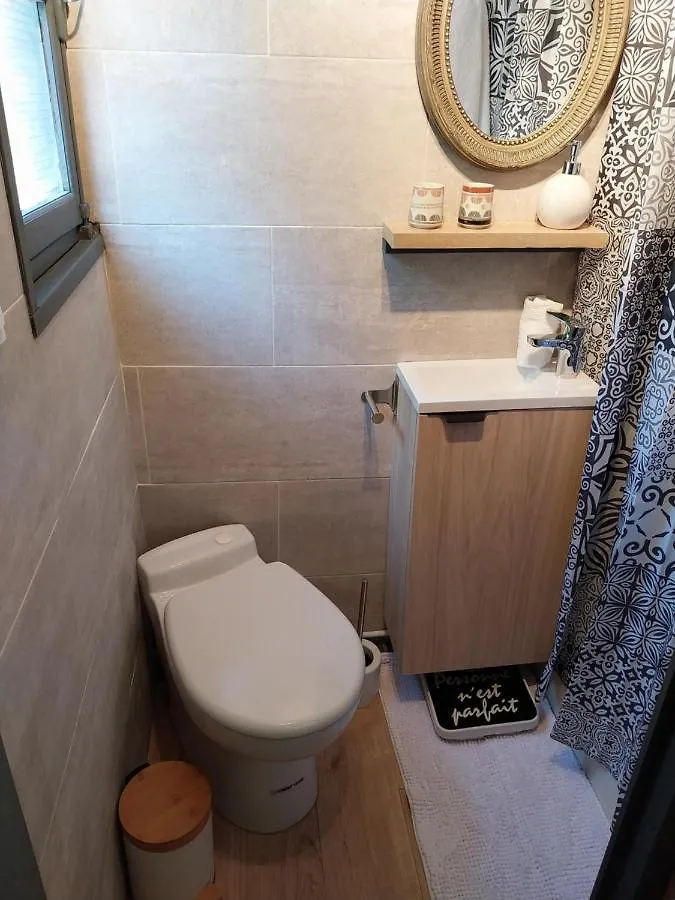 Petit Studio Dans La Prairie Saint-Auban  Country house Saint-Auban (Alpes-Maritimes)