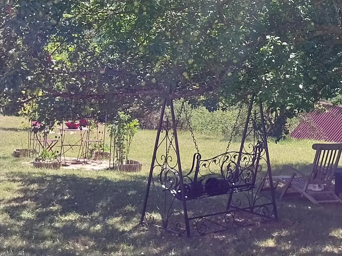 Petit Studio Dans La Prairie Saint-Auban  Country house Saint-Auban (Alpes-Maritimes)
