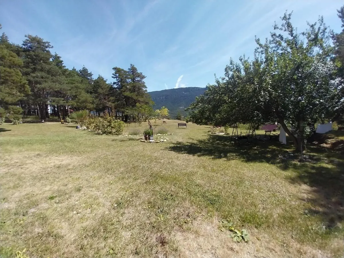Petit Studio Dans La Prairie Saint-Auban  Saint-Auban (Alpes-Maritimes)